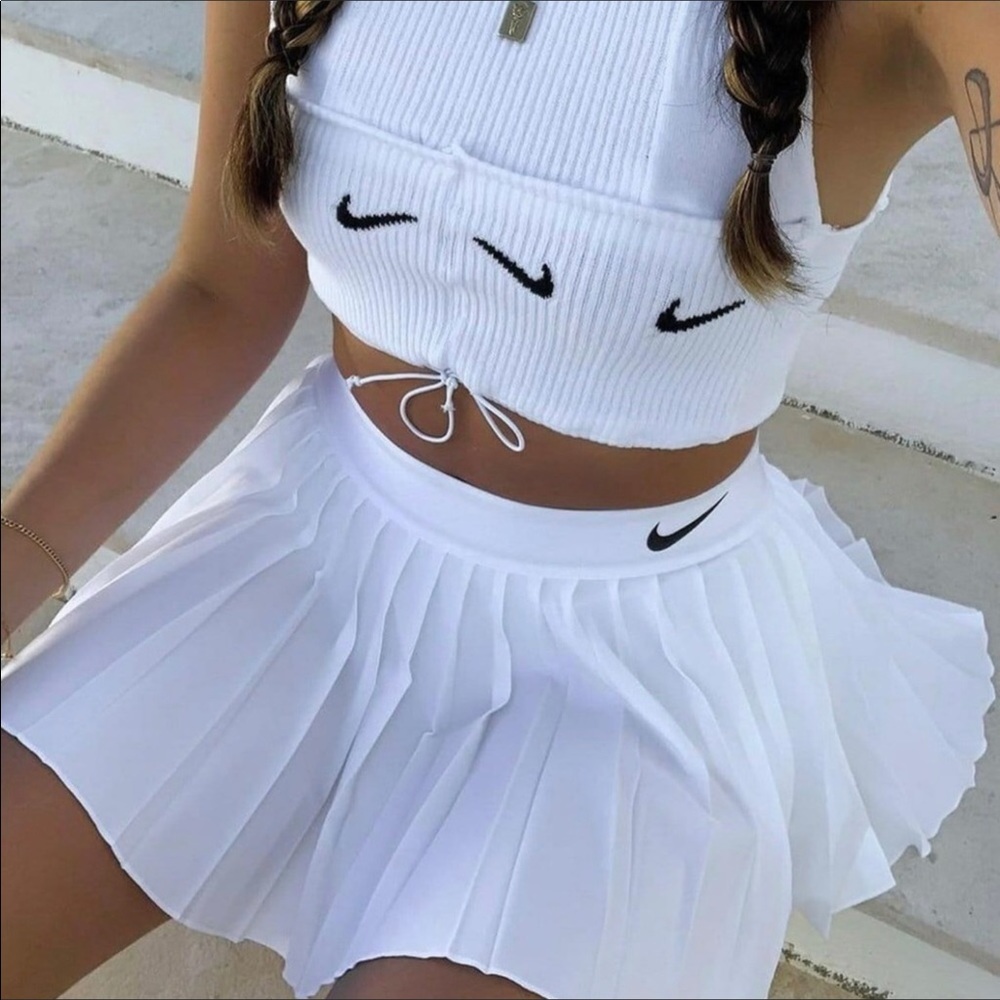 Medium Rare Nike Victory Pleated White Mini Skirt - Picture 13 of 15